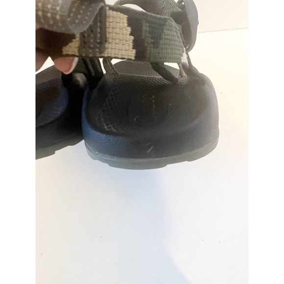 Chaco Kids Sandals in Black and Camouflage - Picture 6 of 7